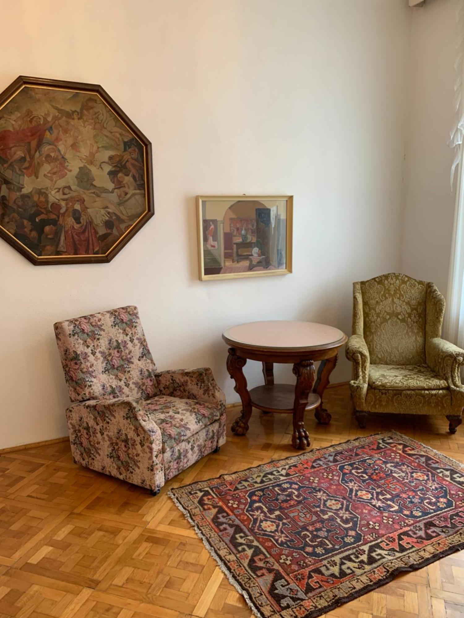 Libra Grande Venetian Style